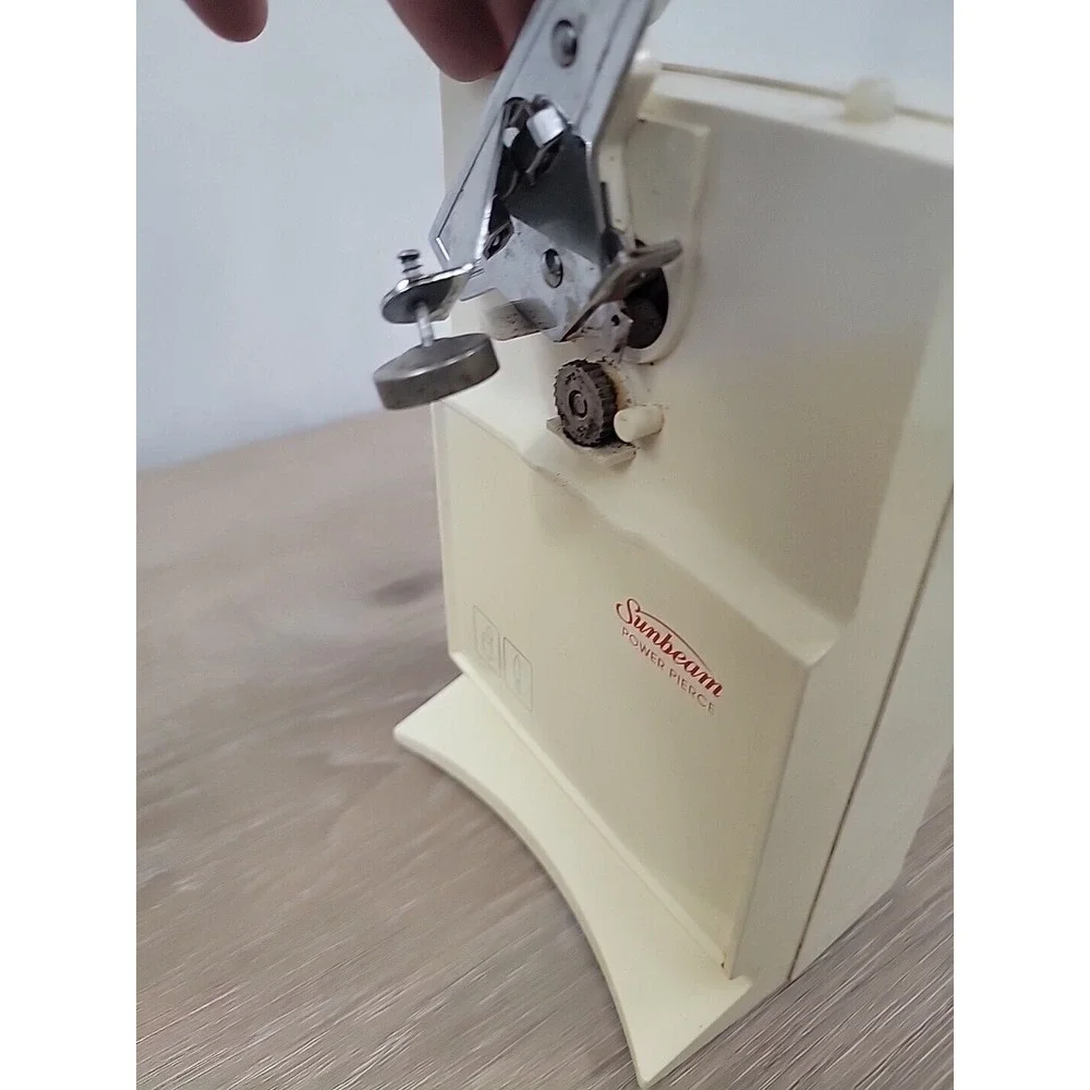 Vintage Sunbeam Cream Power Pierce Can Opener Knife Sharpener Model 05311‎
